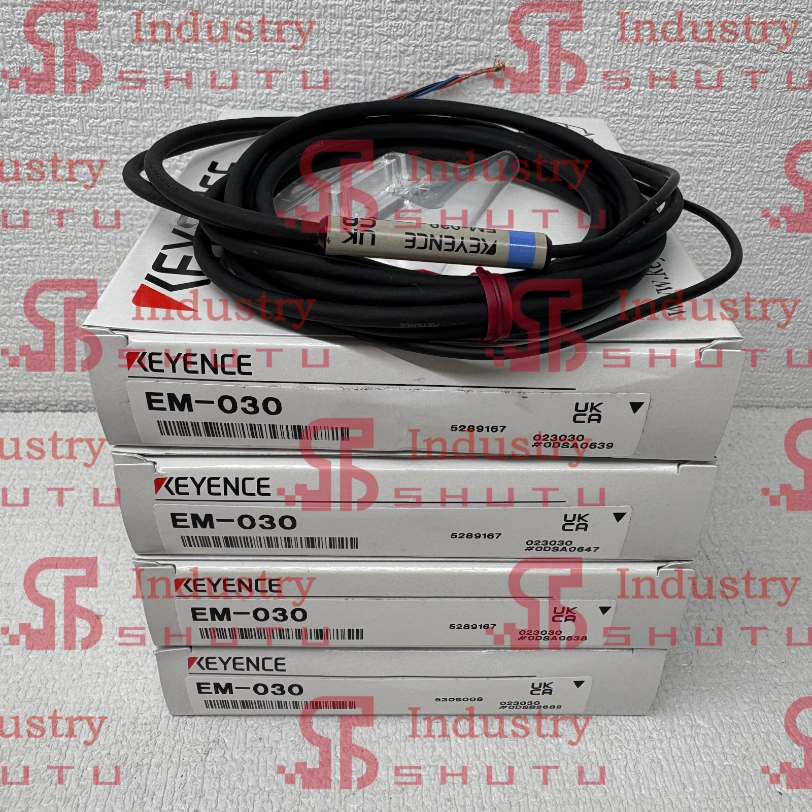 Keyence EM-030 proximity transducer#1pcs new in box