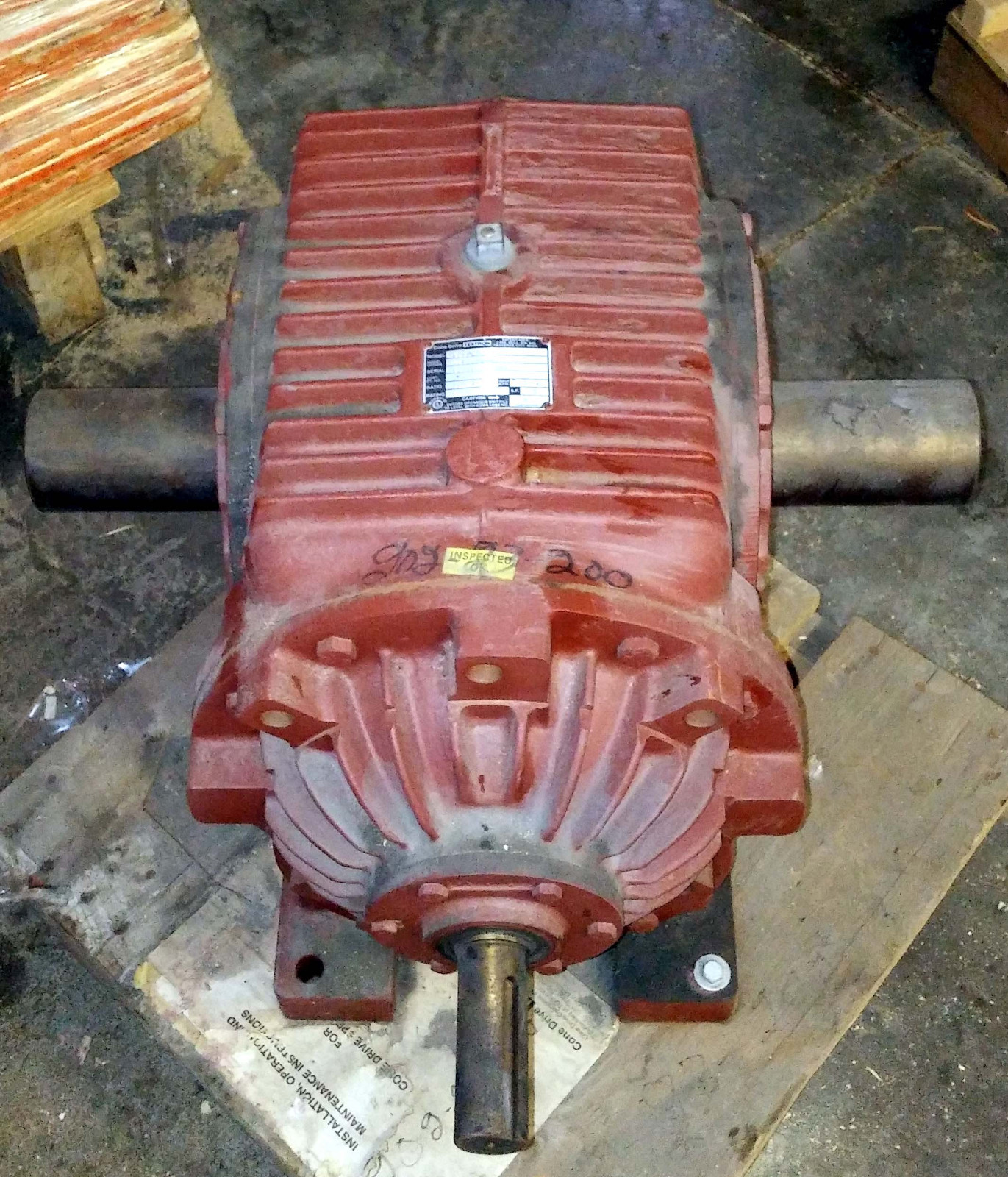 1 NEW CONE DRIVE TEXTRON RU60-3 SPEED REDUCER 100:1 RATIO NNB ***MAKE OFFER***
