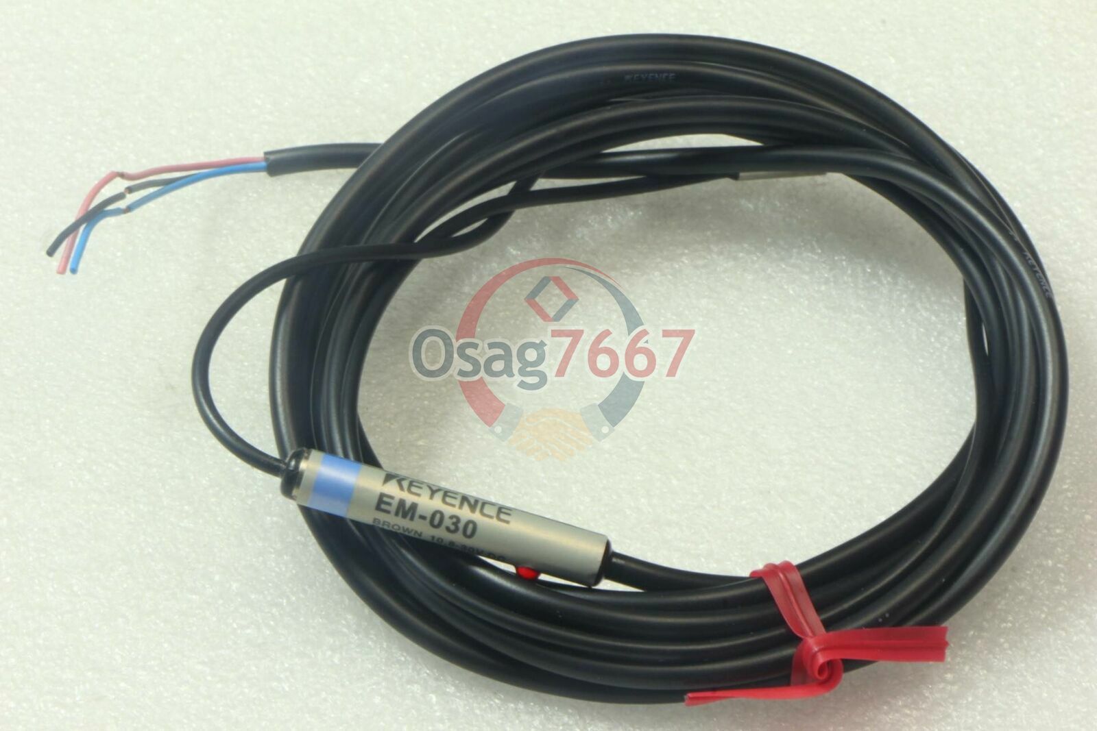 1PCS NEW Keyence Proximity Sensor EM-030 EM030