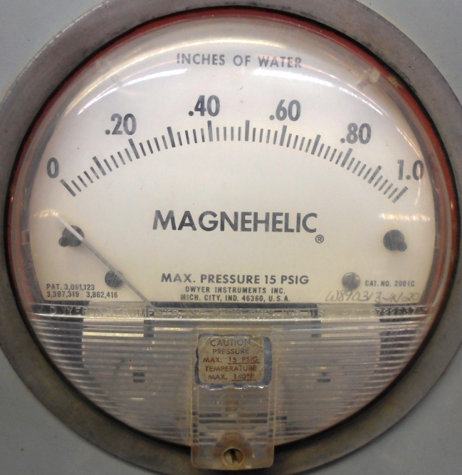 MAGNEHELIC GAUGE 2001C, 0″-1″ OF WATER, IN ENCLOSURE 10 1/2″ X 9″ X 4 1/2″
