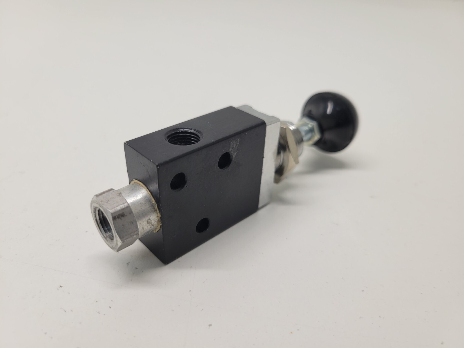 NEW OLD STOCK! SCHRADER BELLOWS MANUAL AIR CONTROL VALVE 404411000