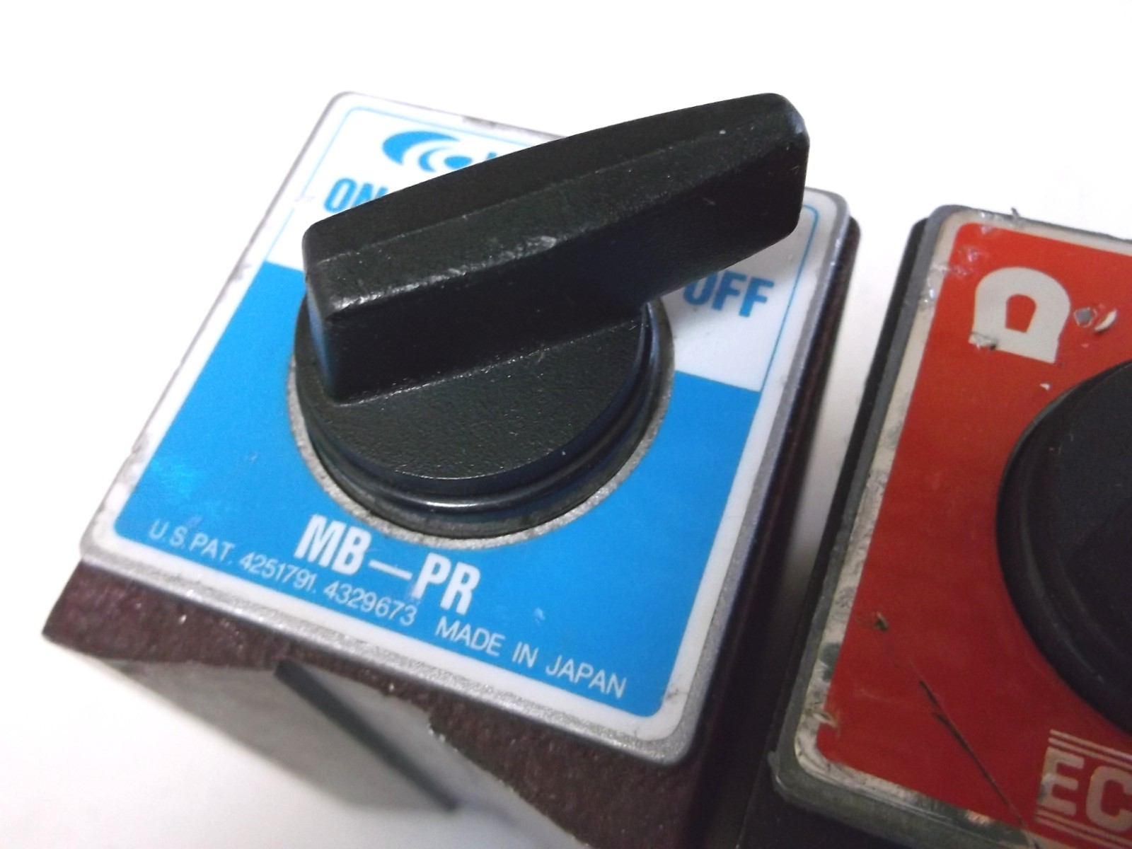 Kanetec MB-PR Eclipse Magnetic Base (Set of 3)