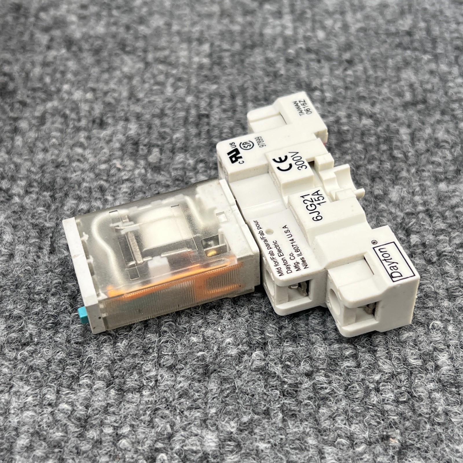 Lot Of 3 – Dayton 5Z494 Relay 15A 110-120V With 6JG21 Base New Other