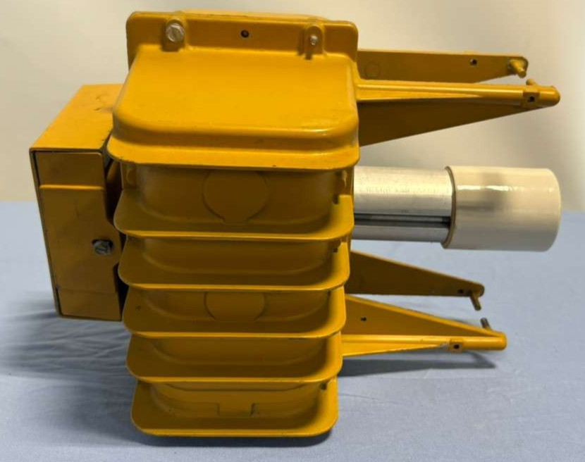 R&R Wholesale Distributors HSG Metal Base Ballast Light Fixture Housing 641-7770