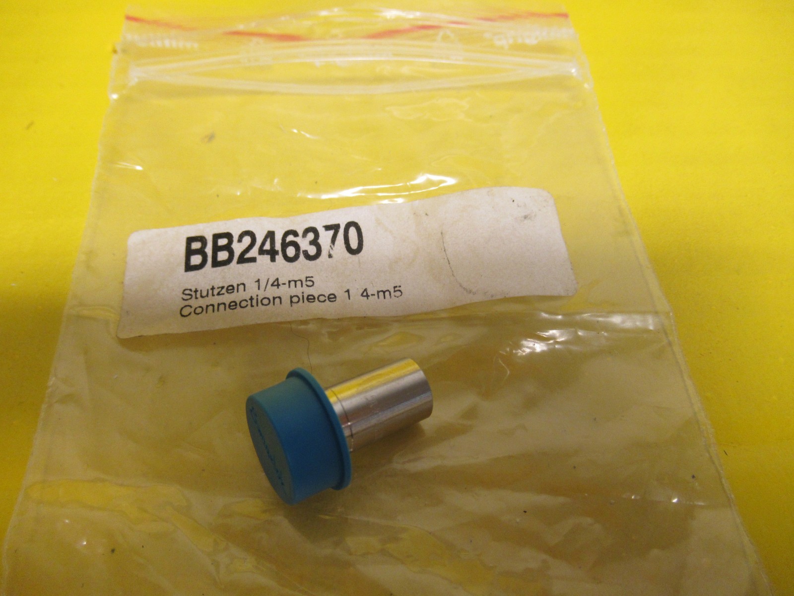 NEW SWAGELOCK CONNECTION PIECE BB246370 1/4-m5