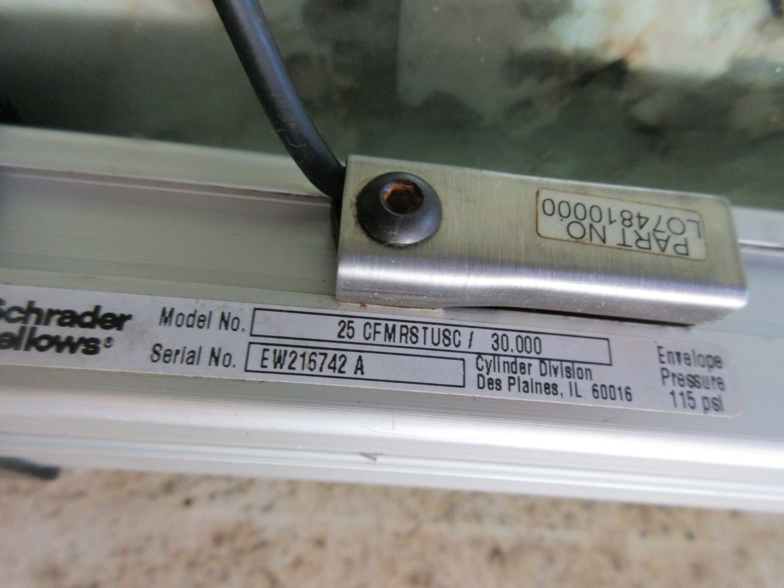 SCHRADER BELLOWS LINEAR SCALE MODEL 25 CFMRSTUSC/ 30.000 LO74810000 CYLINDER