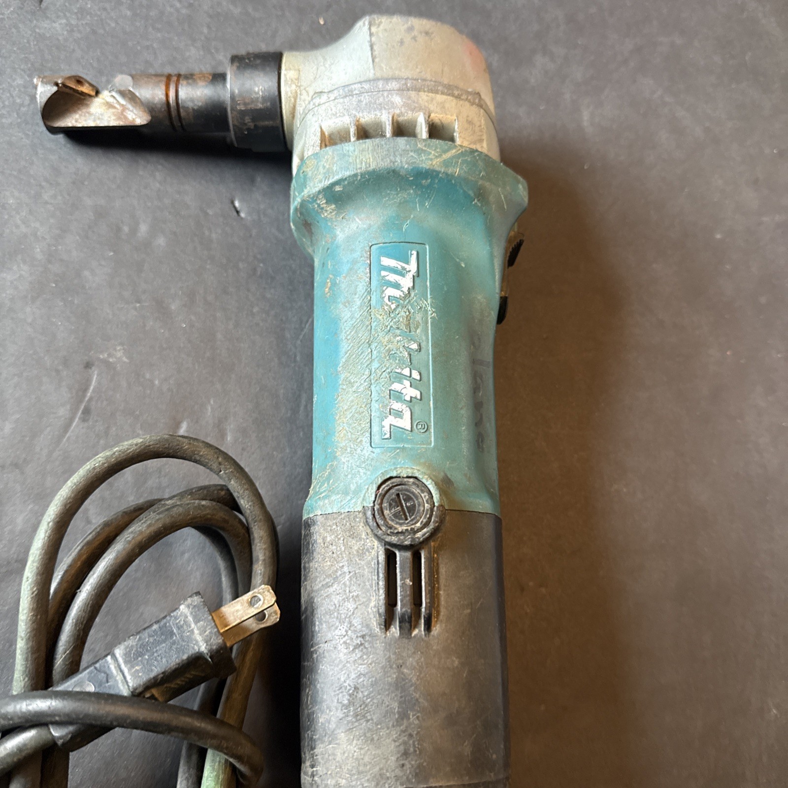 MAKITA TOOLS 16 GAUGE NIBBLER JN1601, 16 ga, MILD STEEL, 18 ga, STAINLESS STEEL