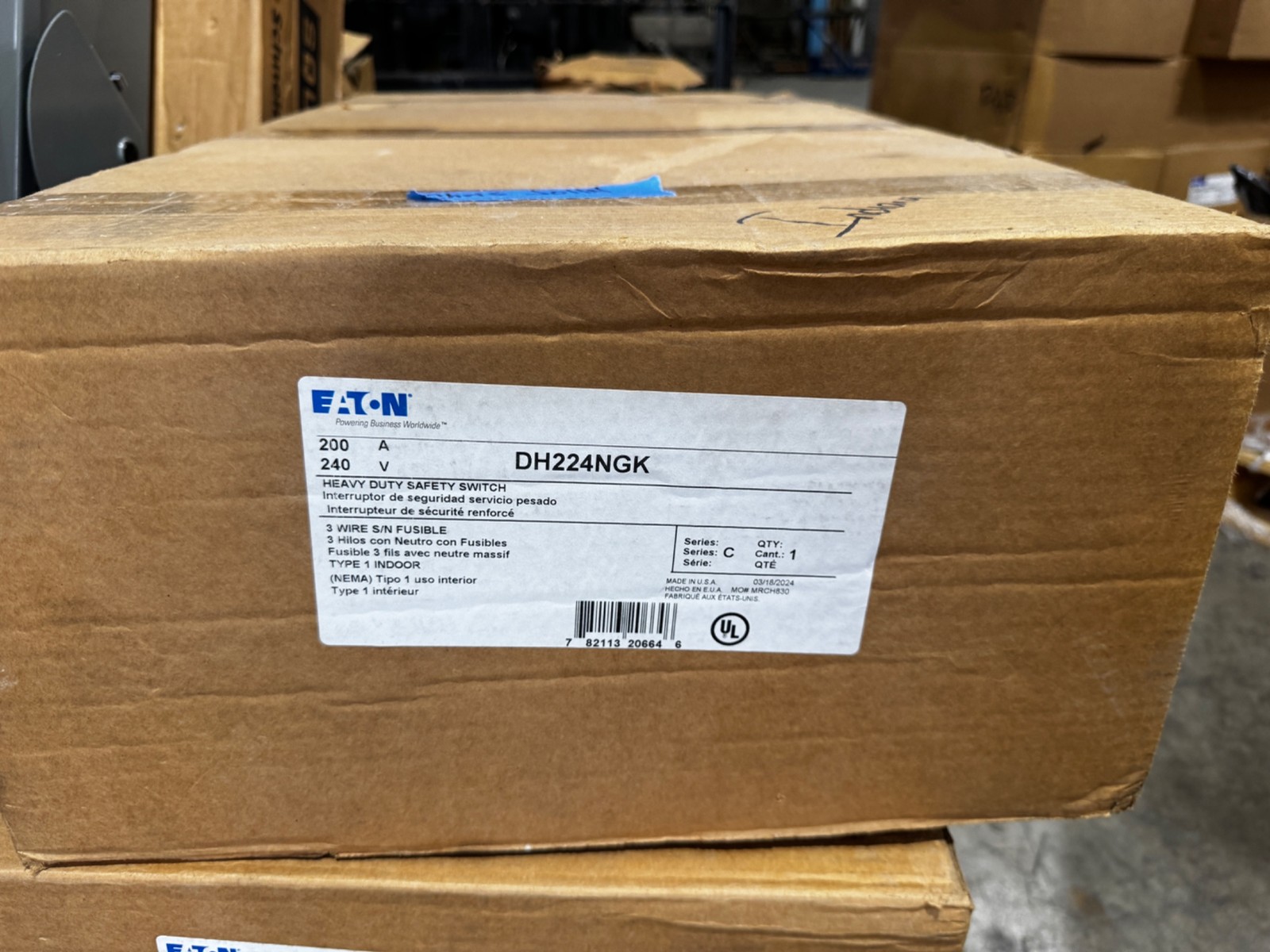 NEW Cutler DH224NGK 200 Amp 240v SINGLE PHASE Fusible Safety Switch Disconnect