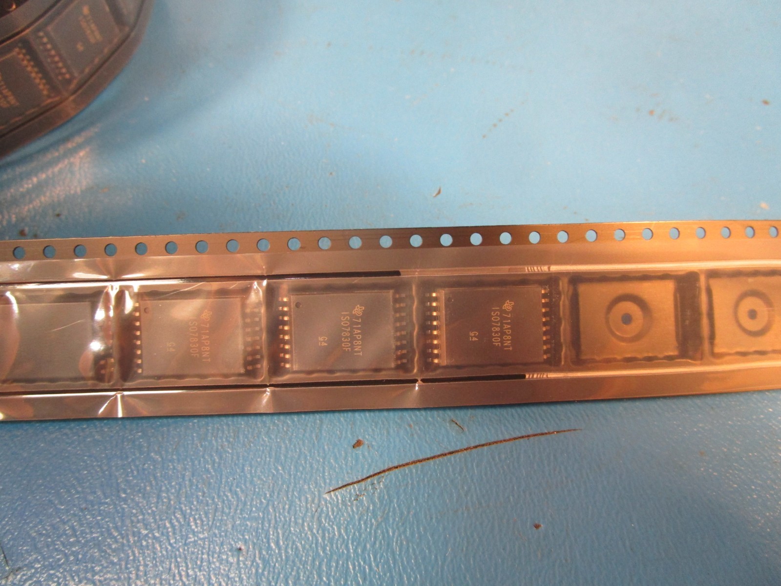 LOT OF 10 Texas Instruments ISO7831FDWWR, General Purpose Digital Isolator 5700V