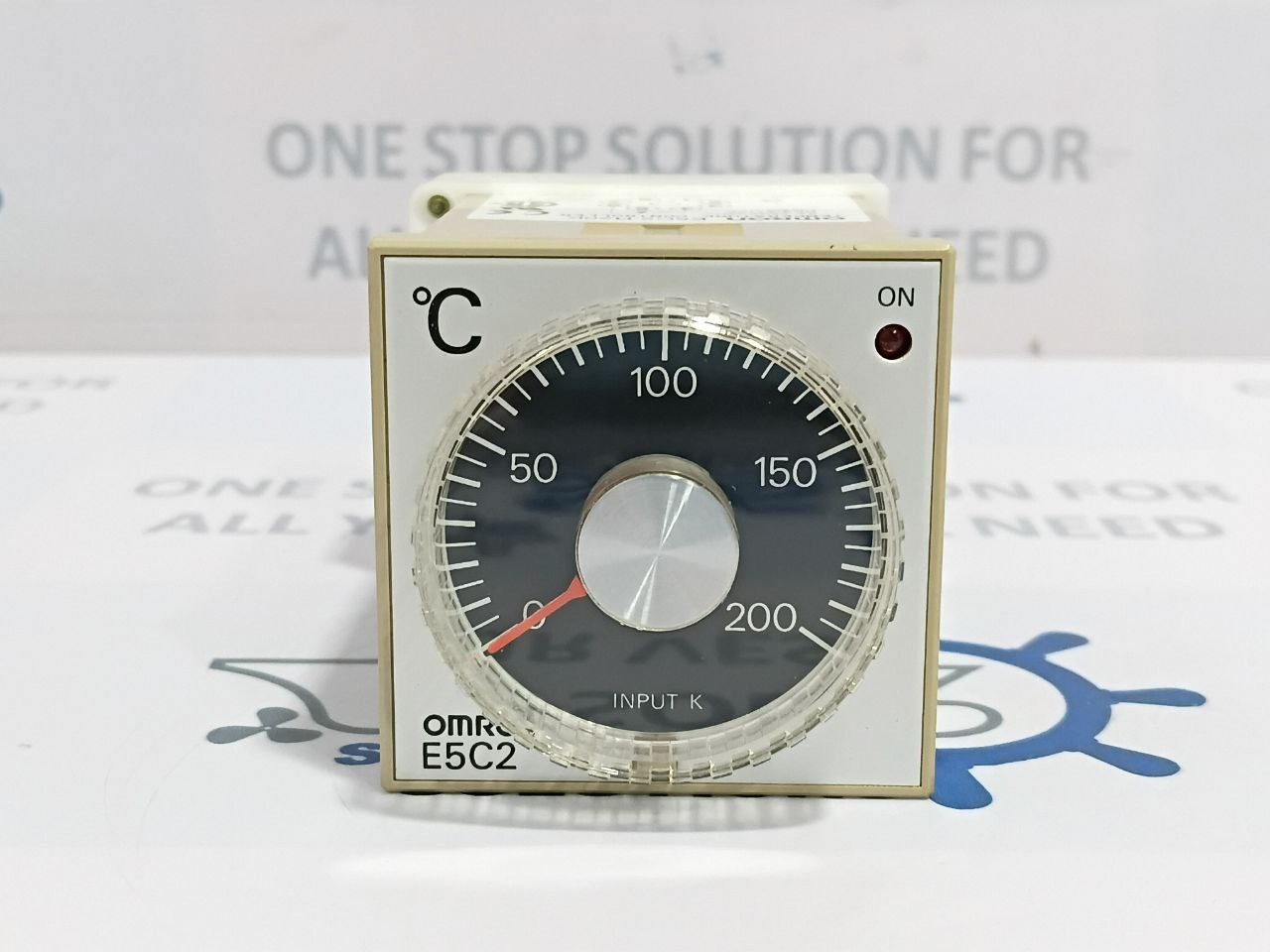 Omron E5C2-R20K Temperature Controller 0 to 200°C Volt 100/110/120V AC