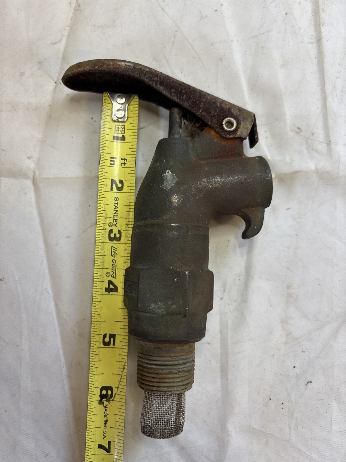 Just Right MFG. Co, 8-902 Faucet Brass Oil Handle Pump Threaded Screen 1.5 lbs.