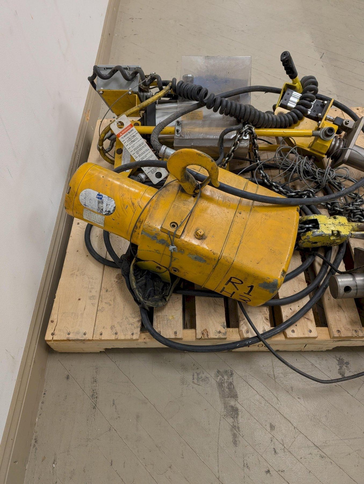 Yale 2-Ton Hoist & Tilt Lock Crane KEL2-107H71/252 | 4000 lb Cap | 460V 3PH | LS