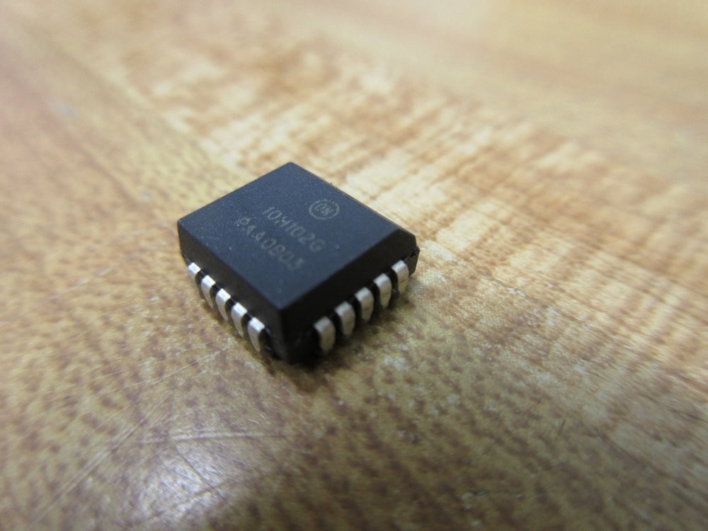 ON Semiconductor 10H102G Integrated Circuit (Pack of 4)
