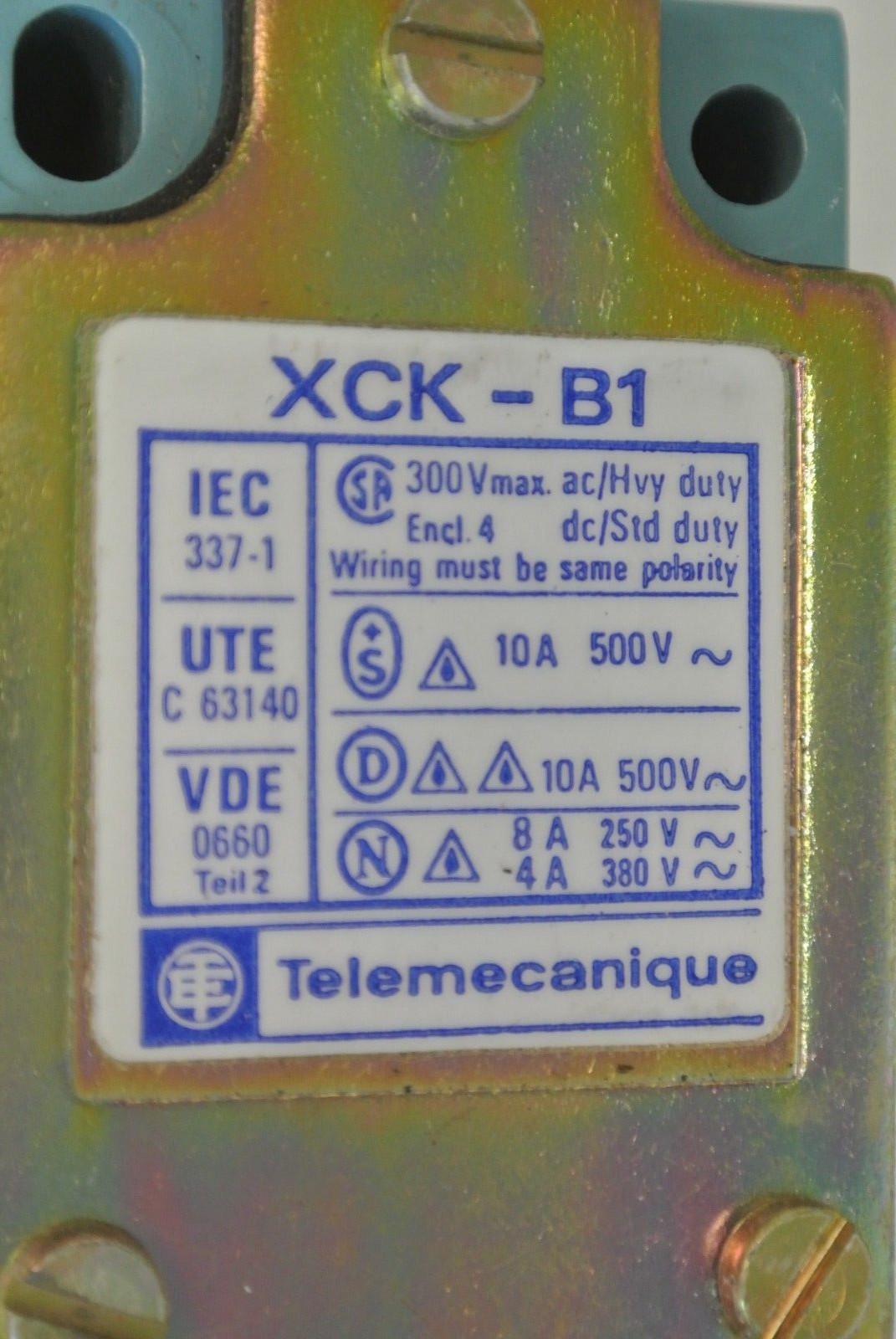TELEMECANIQUE XCK-B1 LIMIT SWITCH BODY – 300VAC MAX HEAVY DUTY – NEW SURPLUS
