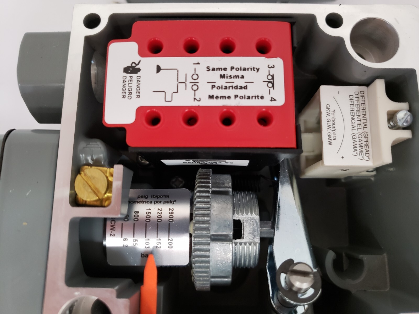 TELEMECANIQUE 9012 GCW-2 PRESSURE SWITCH SPDT SERIES C NNB
