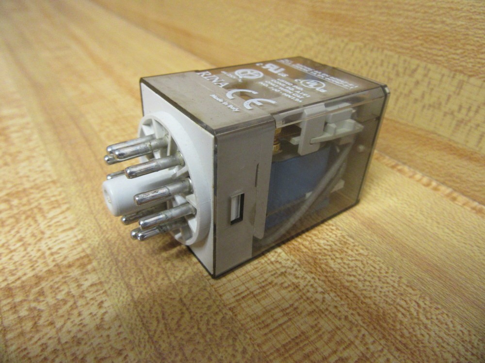 Allen Bradley 700-HAX3Z24-3-4-24VDC Relay 700-HAX3Z24-3-4