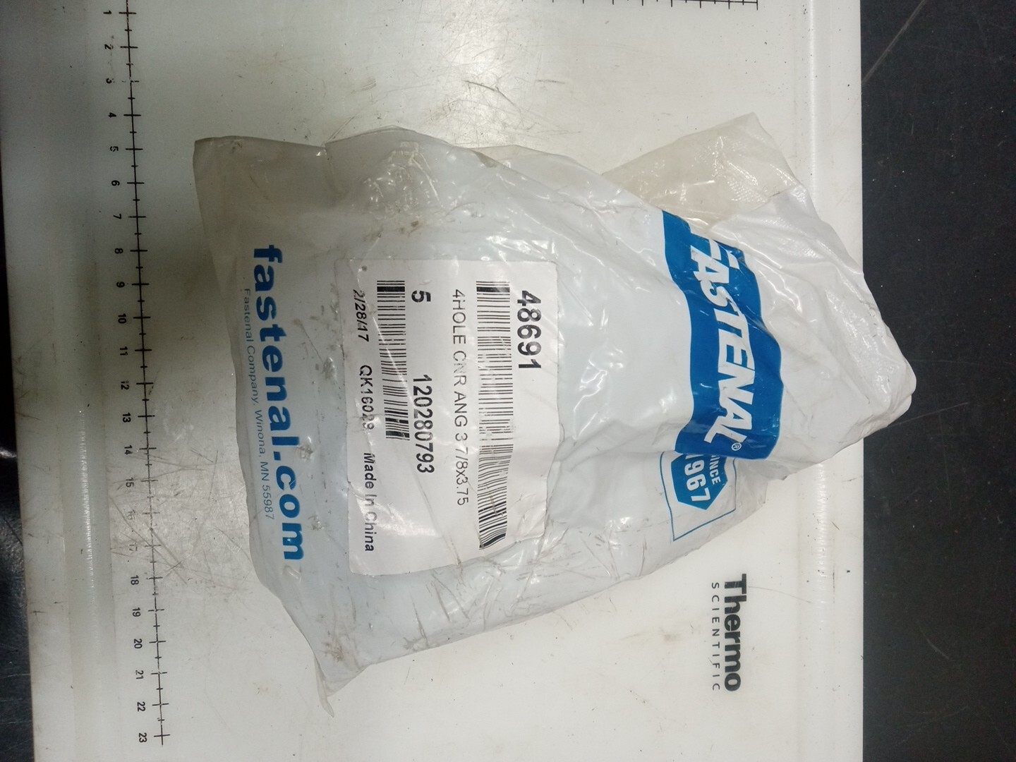 Fastenal 48691 4-Hole Corner Angle Brace 90° Zinc Plated 7/8″ x 3.75 (4- Pack)