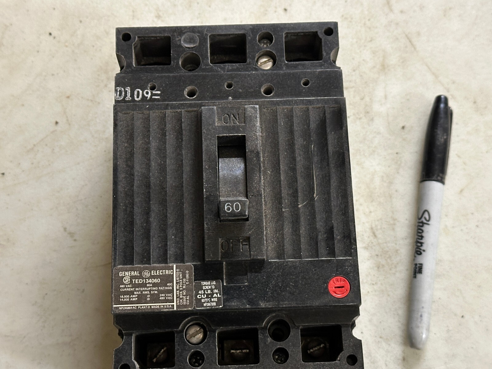 General Electric Molded Case Circuit Breaker 60A 480VAC 3-Pole P/N TED134060