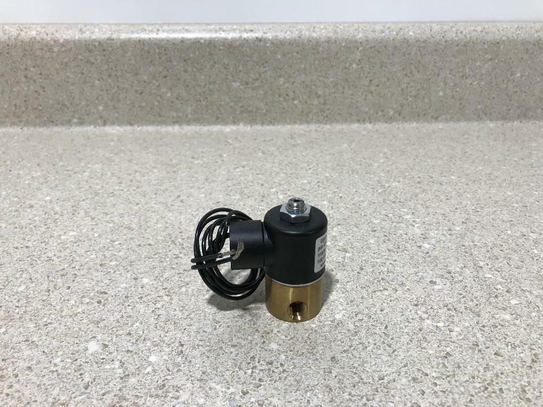 Gems Sensors C3022-C108 100PSI NEW