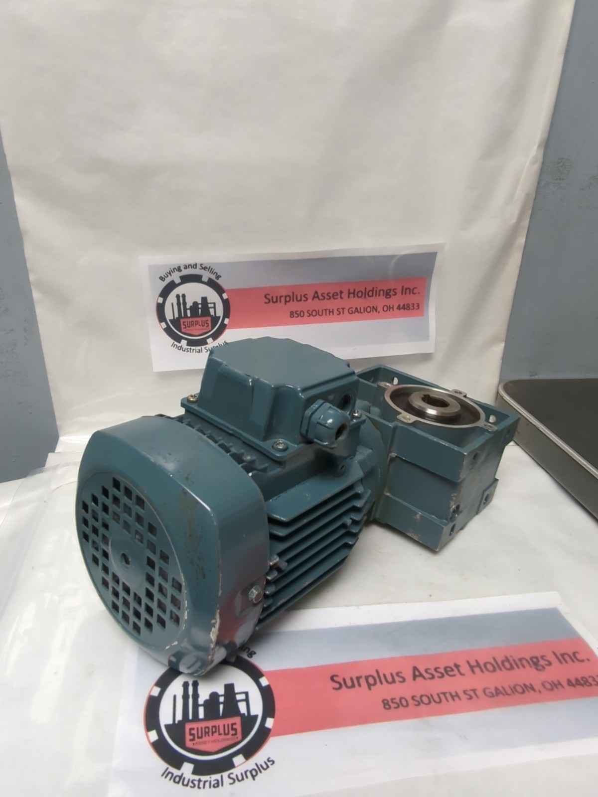 LEROY SOMER,3LS63-3R9153,MOTOR & GEAR REDUCER PRE-OWNED