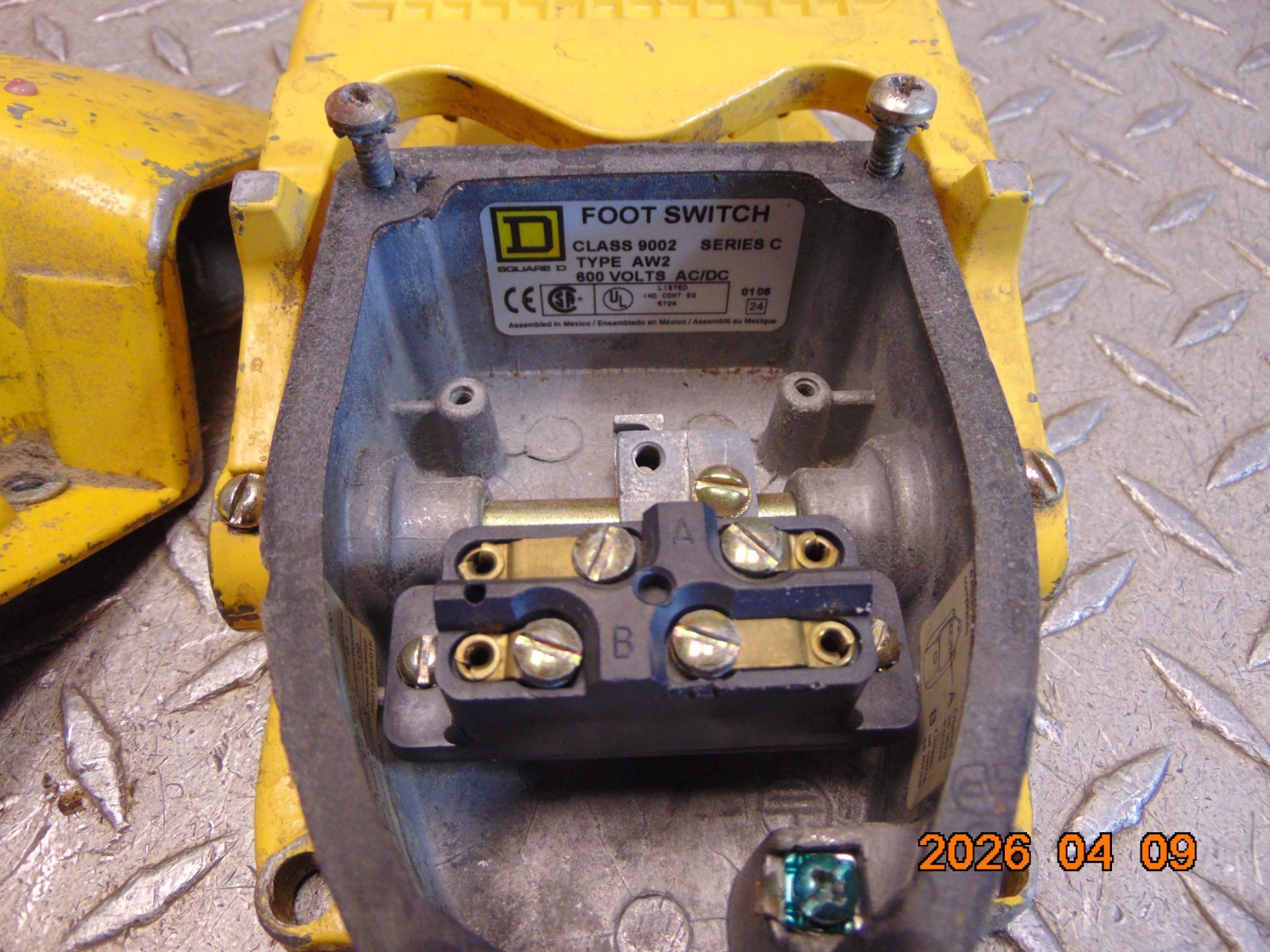 SQUARE D 9002 AW2 SERIES C FOOT SWITCH 600V AC/DC