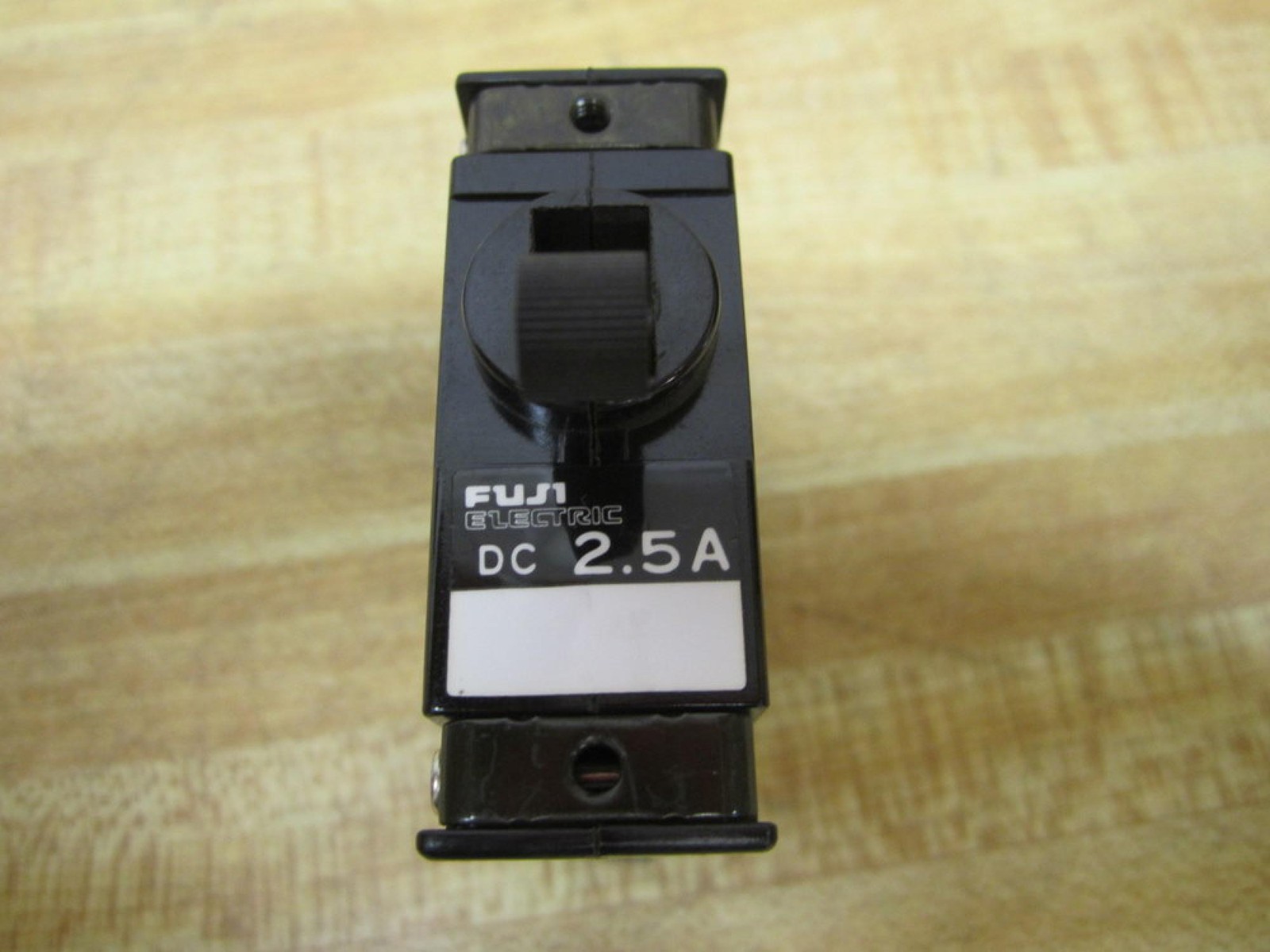 Fuji Electric CP31E/2.5WDC Circuit Protector DC 60V CP31E25WDC