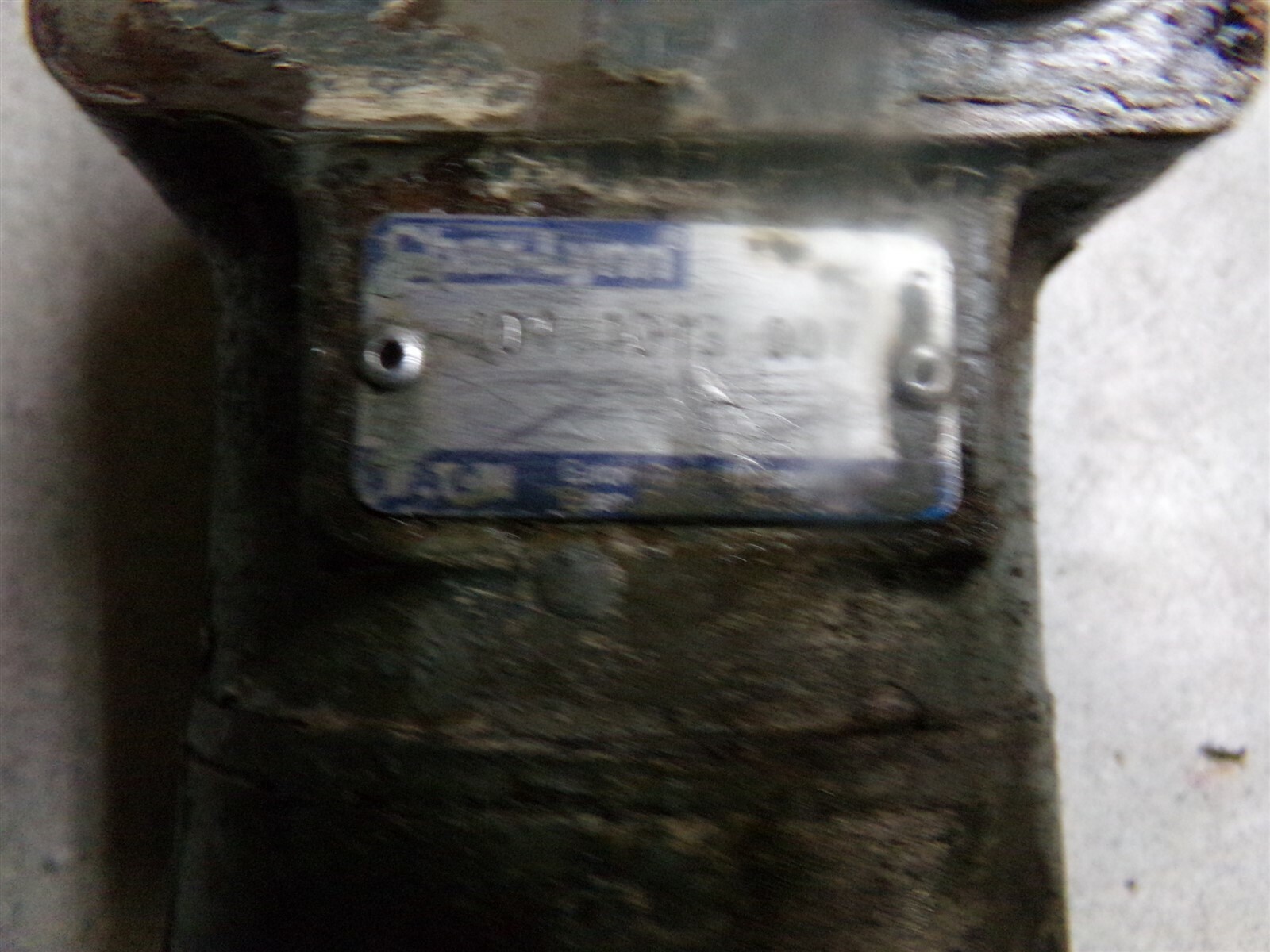 Char-Lynn 101 1013 007 Hydraulic Motor *FREE SHIPPING*