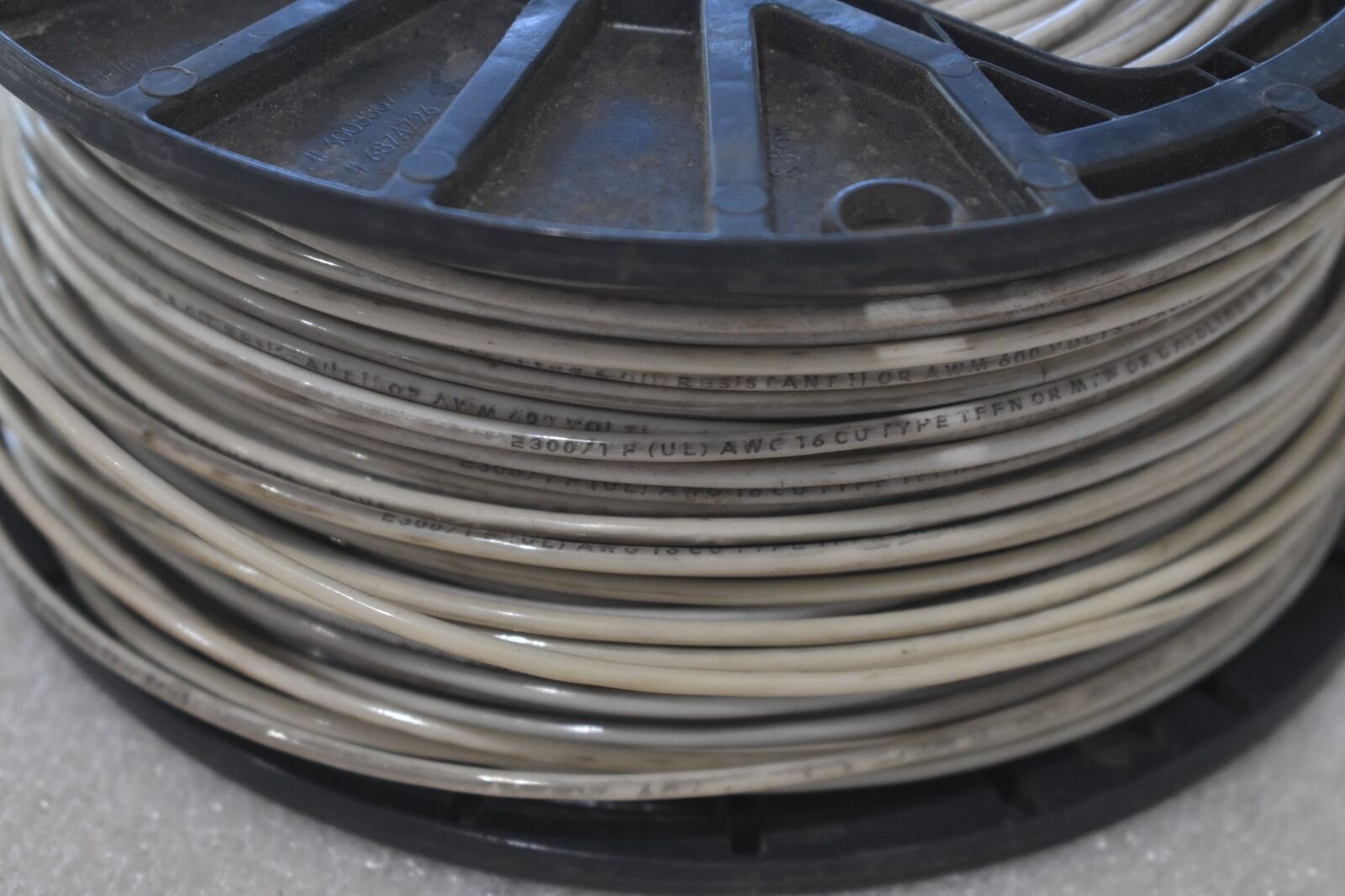 E30071 F 16-AWG 600V STRANDED COPPER WHITE GASOLINE/OIL RESISTANT (LOT OF 400+’)
