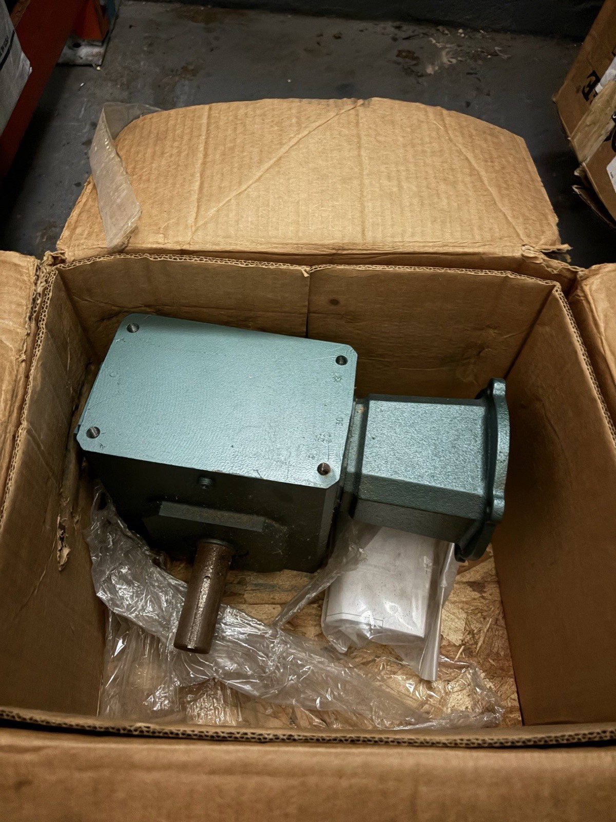 NEW GROVE GEAR BM230-2 FLEXALINE WORM SPEED REDUCER