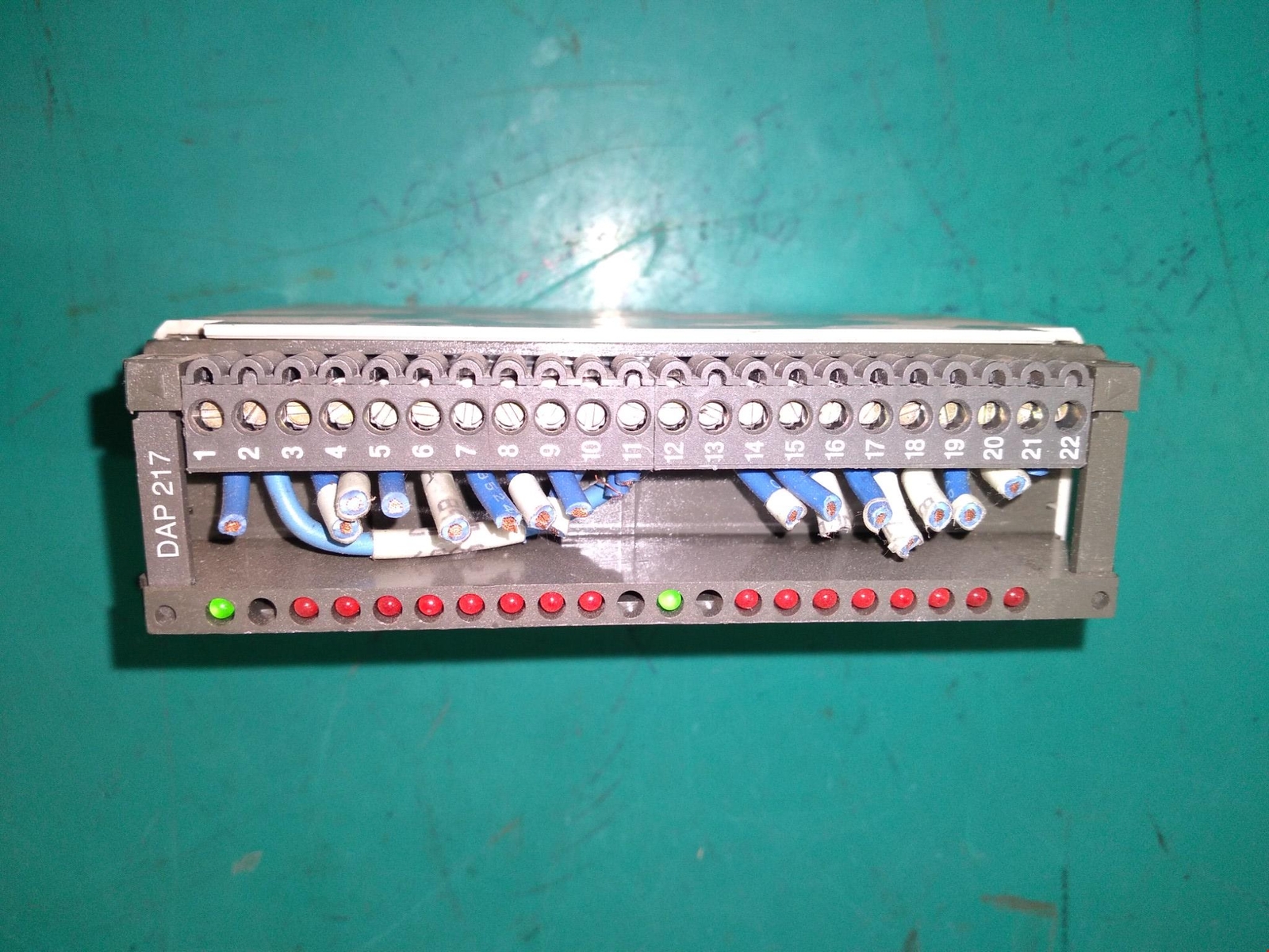 SCHNEIDER AUTOMATION TSX COMPACT DAP217/AS-BDAP-217 16X5-24VDC