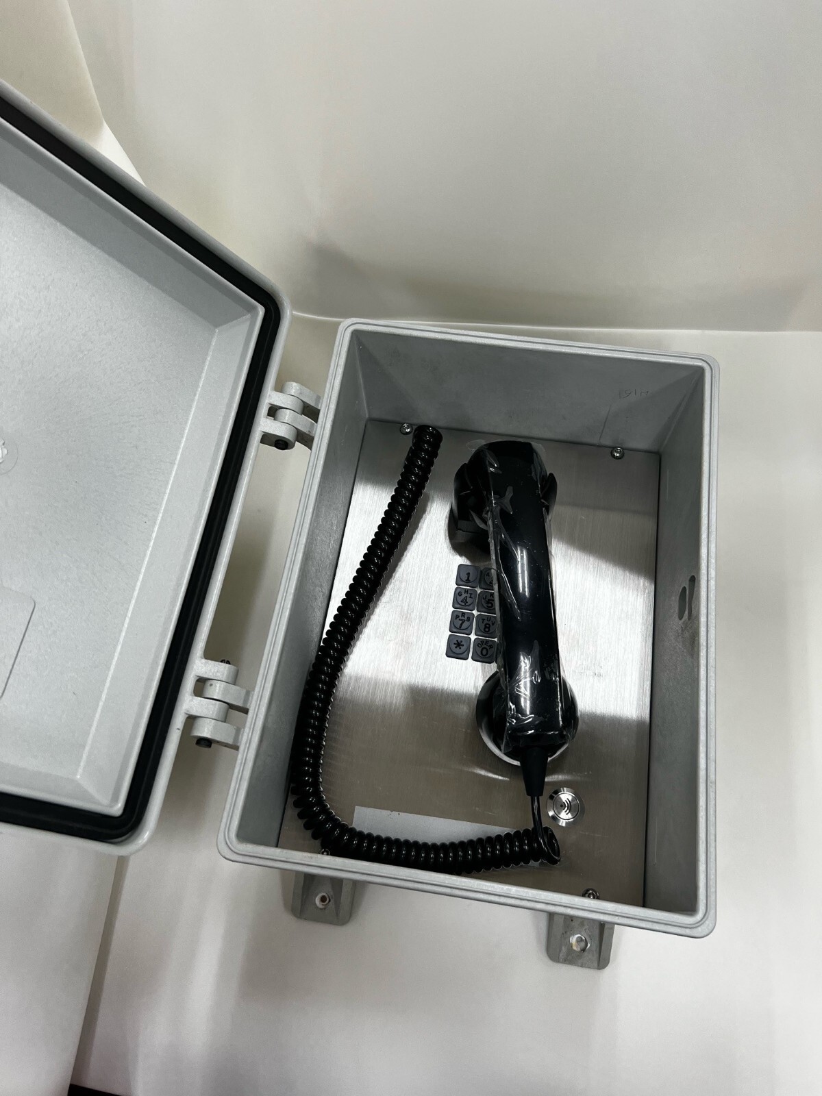 GAI-TRONICS 256-700 WEATHERPROOF VOIP HANDSET TELEPHONE