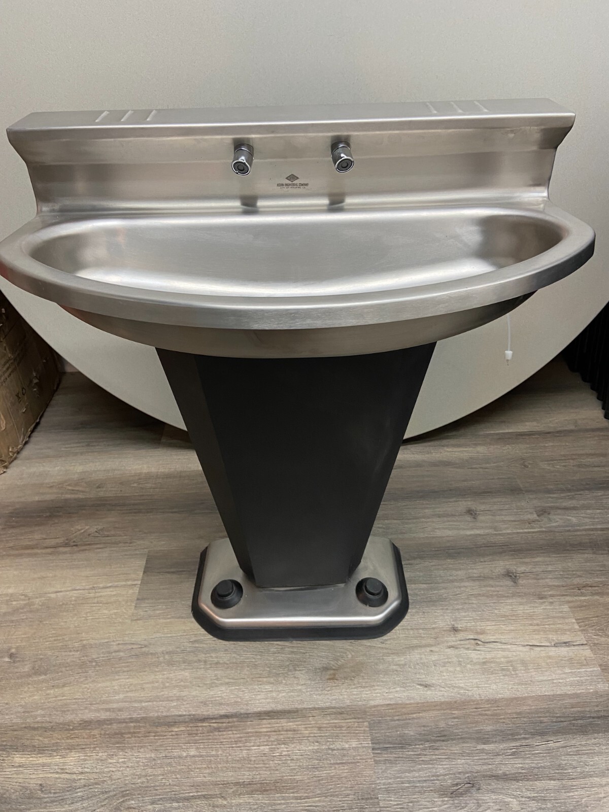 ACORN 0.5 GPM 22-1/2 In Wide Overall Children’s Hand Wash Fountain