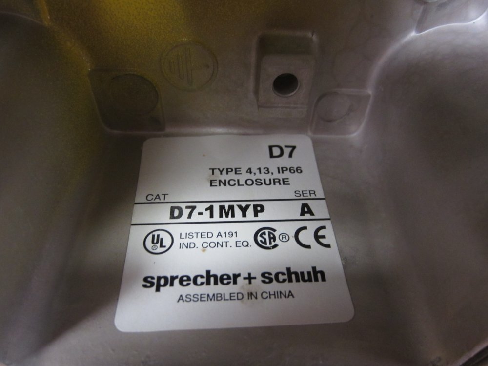 Sprecher+Schuh D7-1MYP Push Button Station D71MYP
