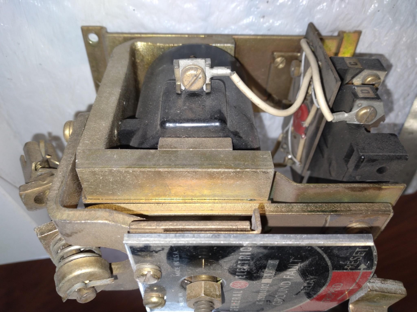 GENERAL ELECTRIC IC 2820A102BF GROUNF FAULT RELAY 20VDC 22D11G44A