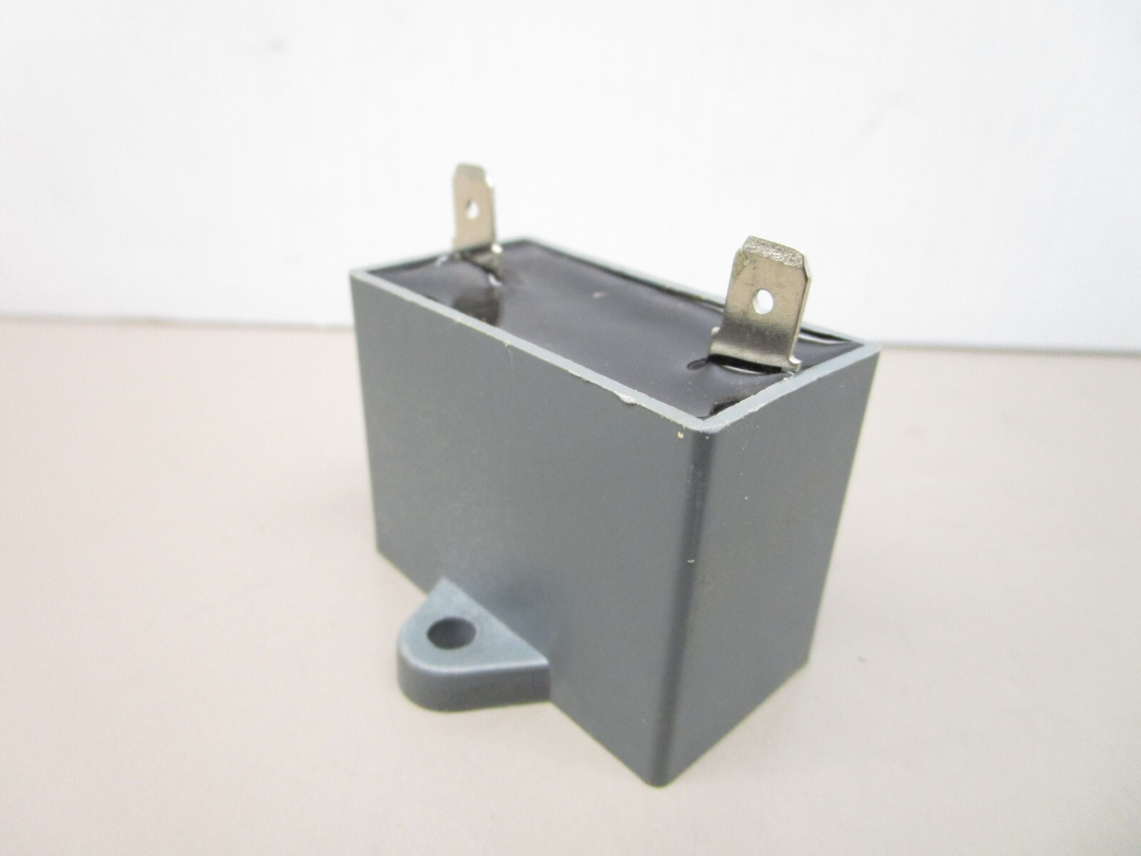 EPERS CBB61 Motor Start Capacitor 18uf 250vac 2-Pole