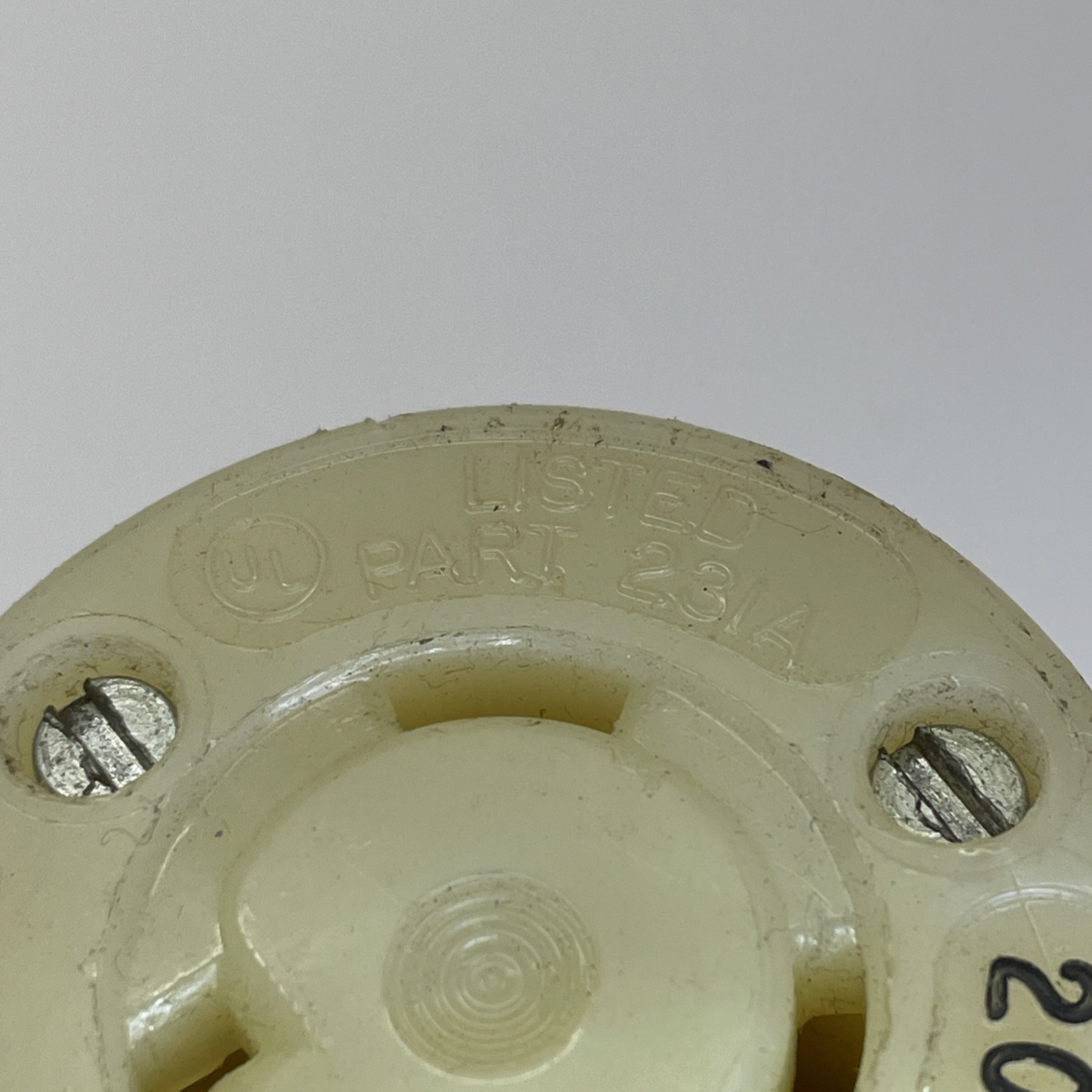 Hubbell 231A 20A 125V TWIST LOCK PLUG