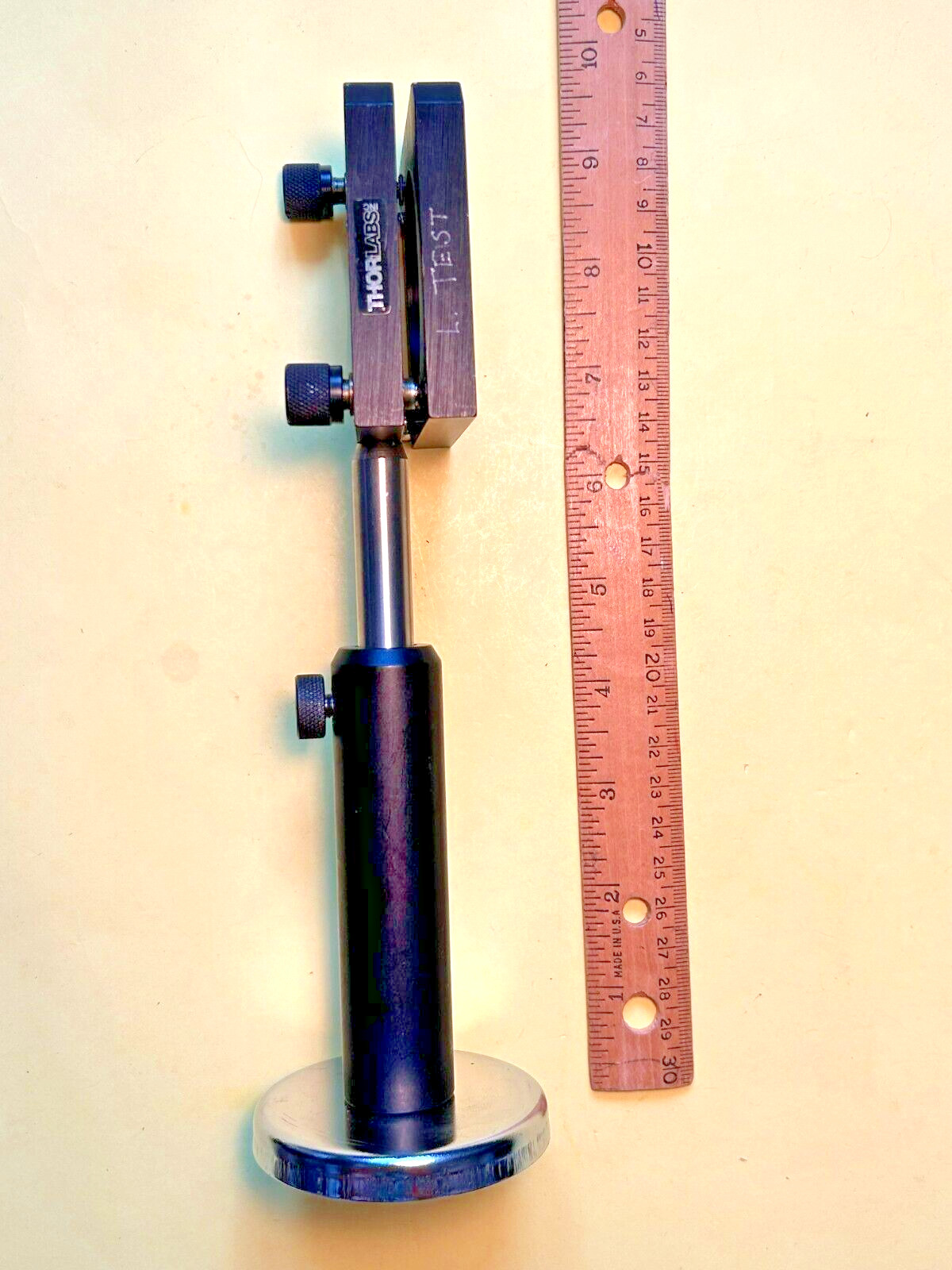 Thorlabs 2″ mirror mount on 4″ post with 2.5″ diameter magnetic base.
