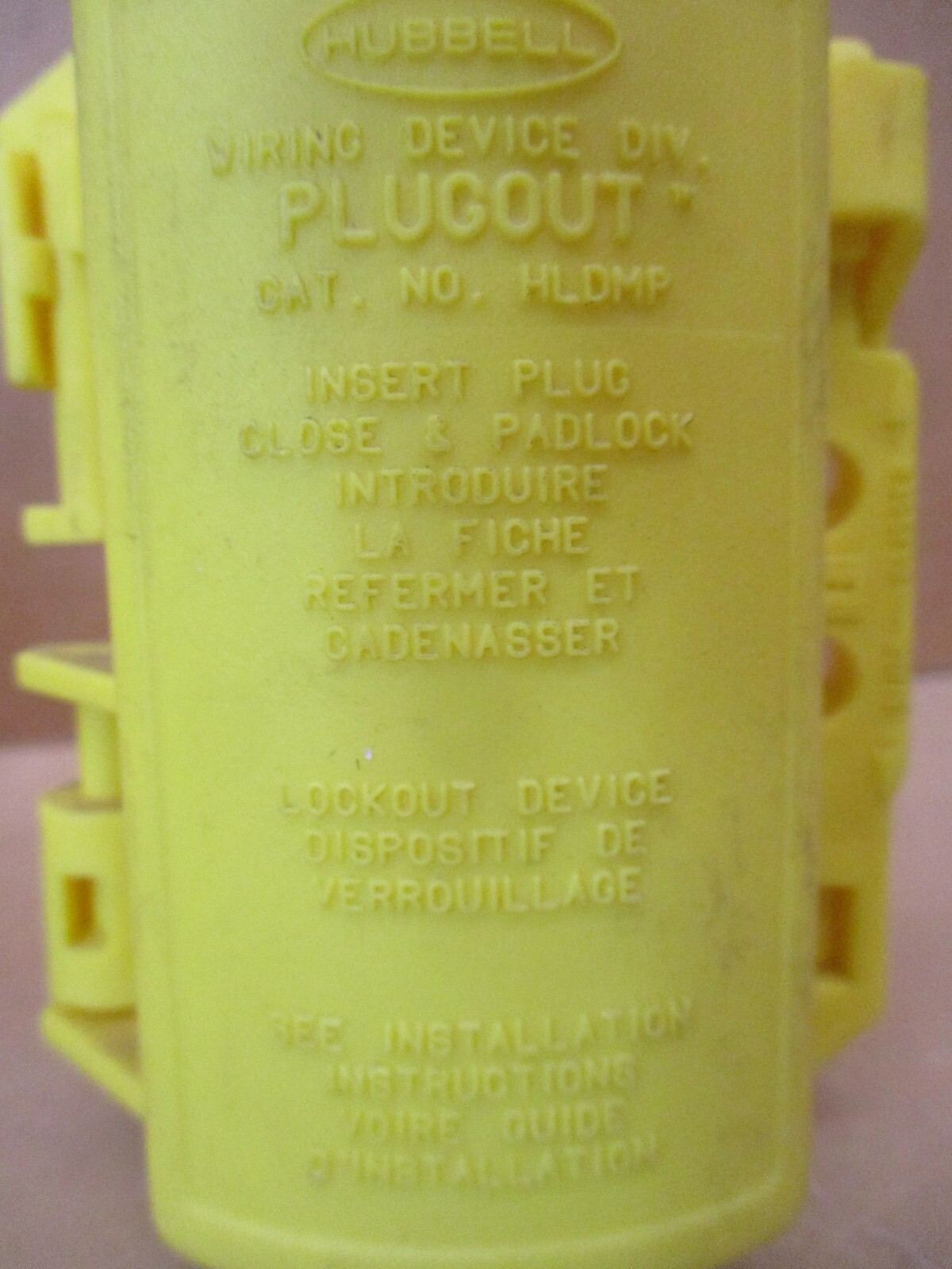 Hubbell HLDMP Lockout Device High Visibility Yellow Plugout Lot of 2 Pcs 1384OMF
