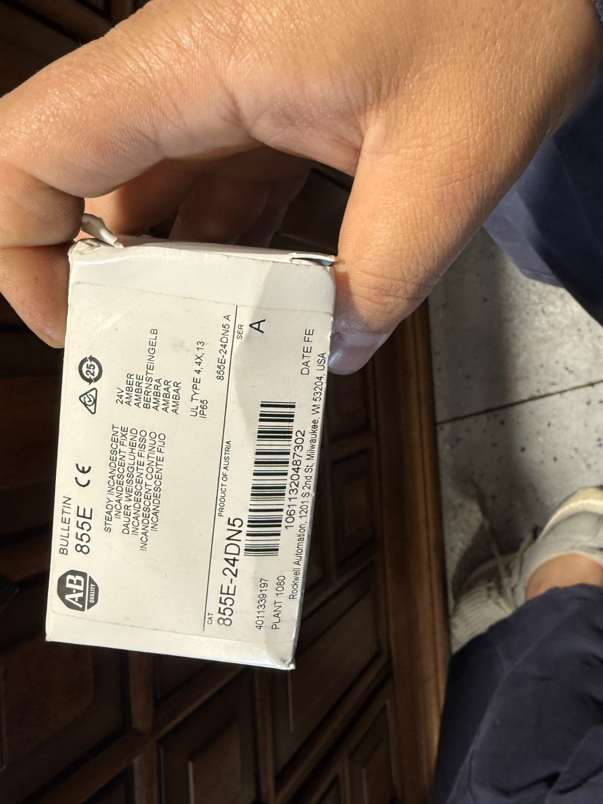 NEW! ALLEN BRADLEY 855T-B24DN5 Ser. B BULB FAST SHIP