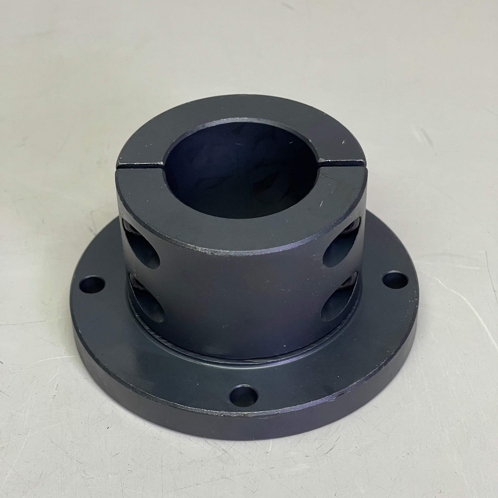 STAFFORD Flanged Shaft Mount, Made In USA 1-1/2″ Dark Grey Steel 1L108MXR