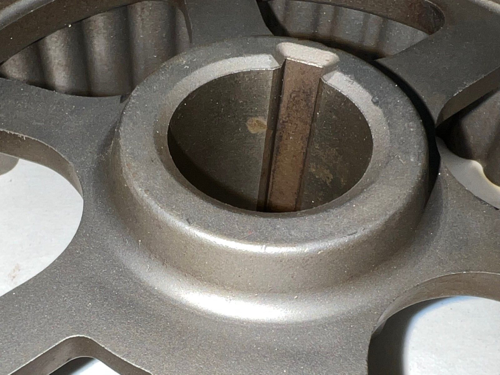 CAMSHAFT TIMING GEAR PULLEY F5CEAA 38 TEETH 4-1/2″ OD 15/16″ BORE 1-1/4″ WIDTH
