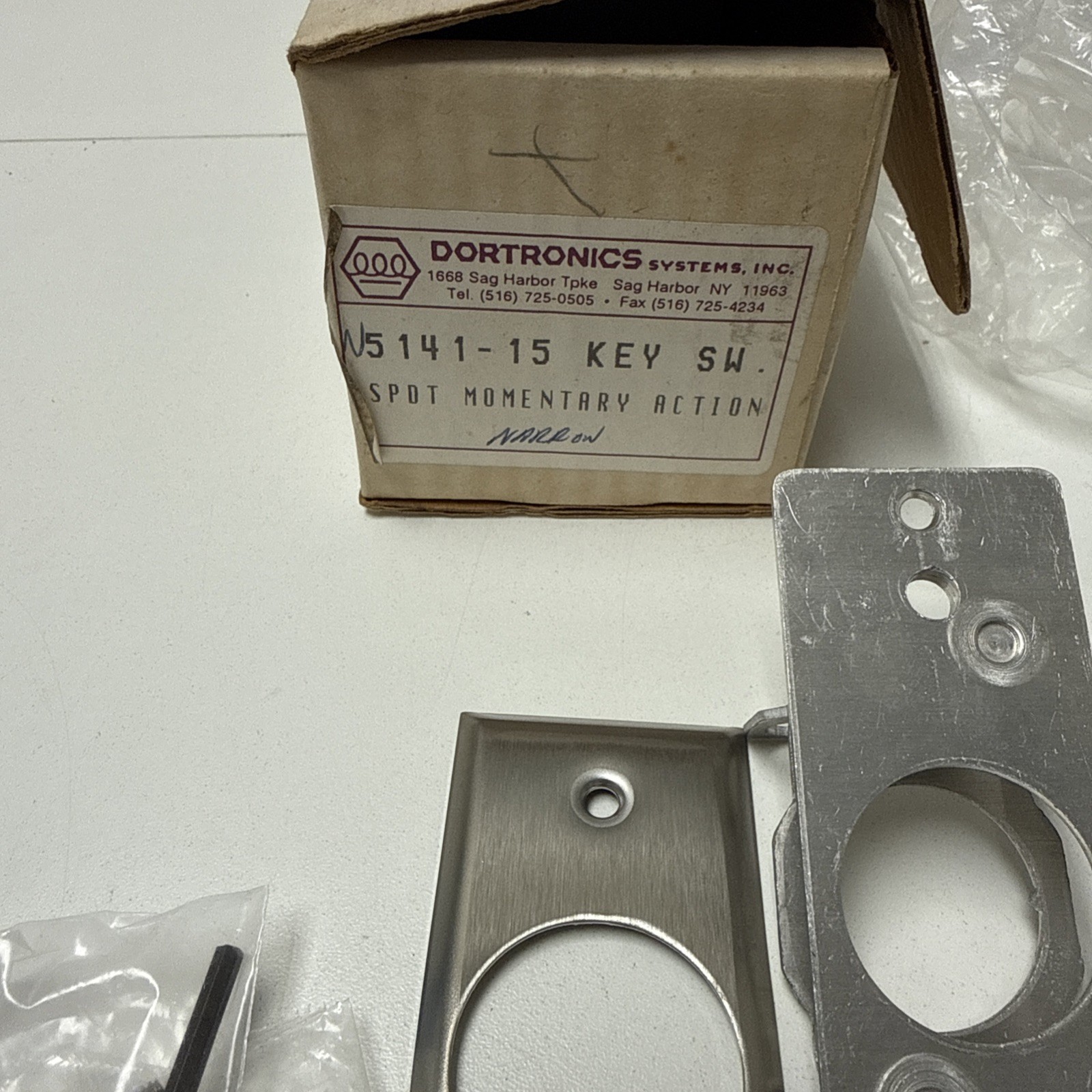Dortronics 5141-15 Key Switch SPDT Momentary action