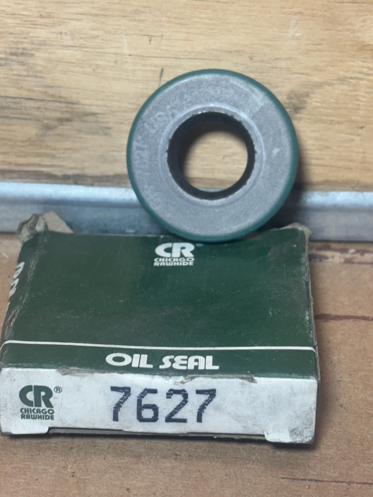 Chicago Rawhide-CR- SKF New Aftermarket OIL SEAL 7627 FREE SHIPPING