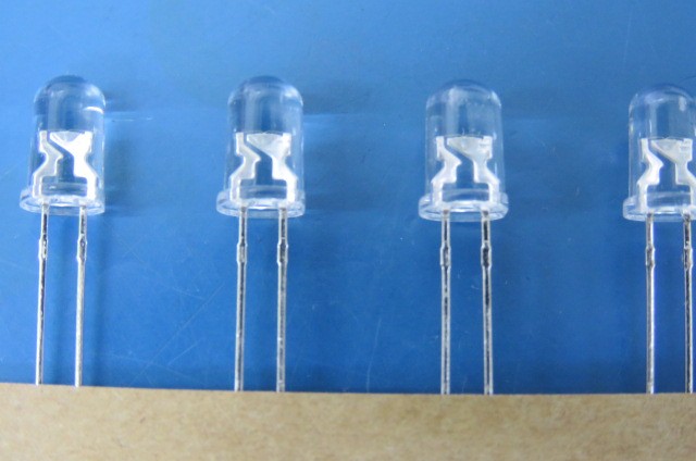 AVAGO TECHNOLOGIES HLMP-CB3A-UV0DD Qty of 100 per Lot LED BLUE CLEAR T-1 3/4 T/