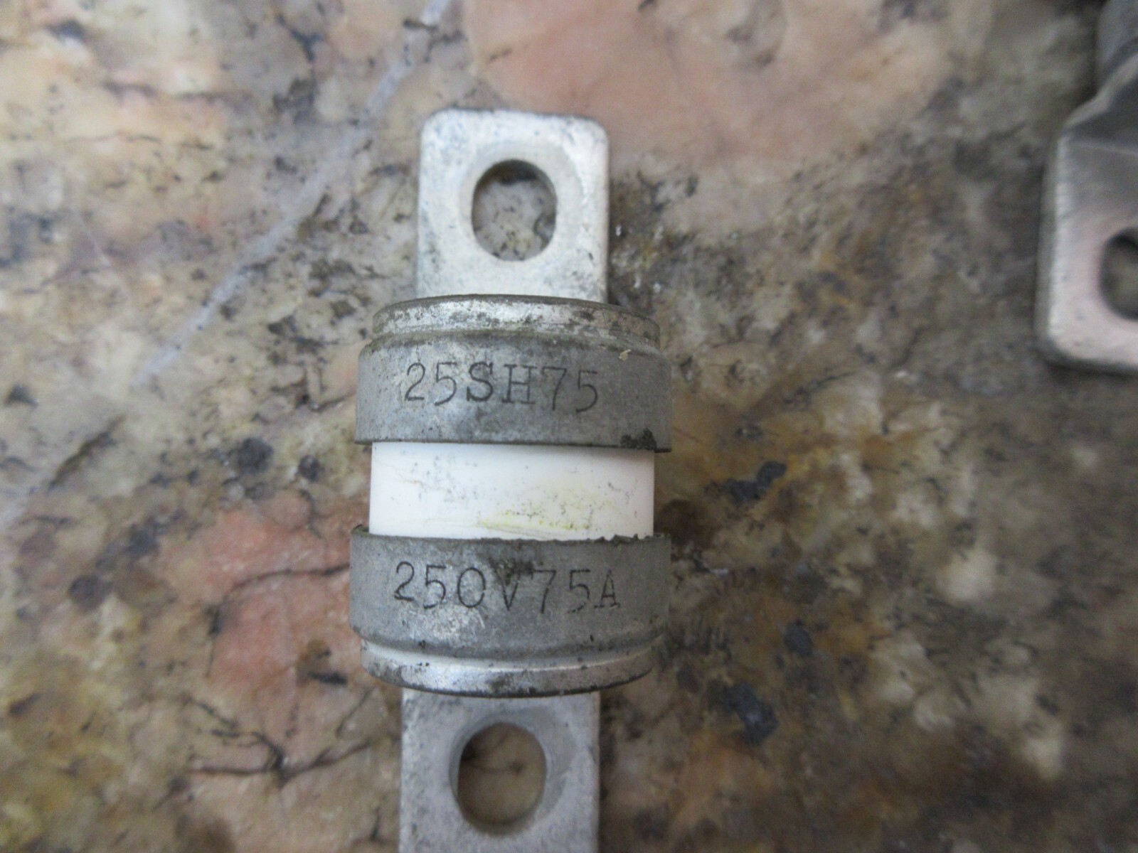 KYOSAN CLEAR UP FUSE 25SH75 LOT OF 3 PIECES