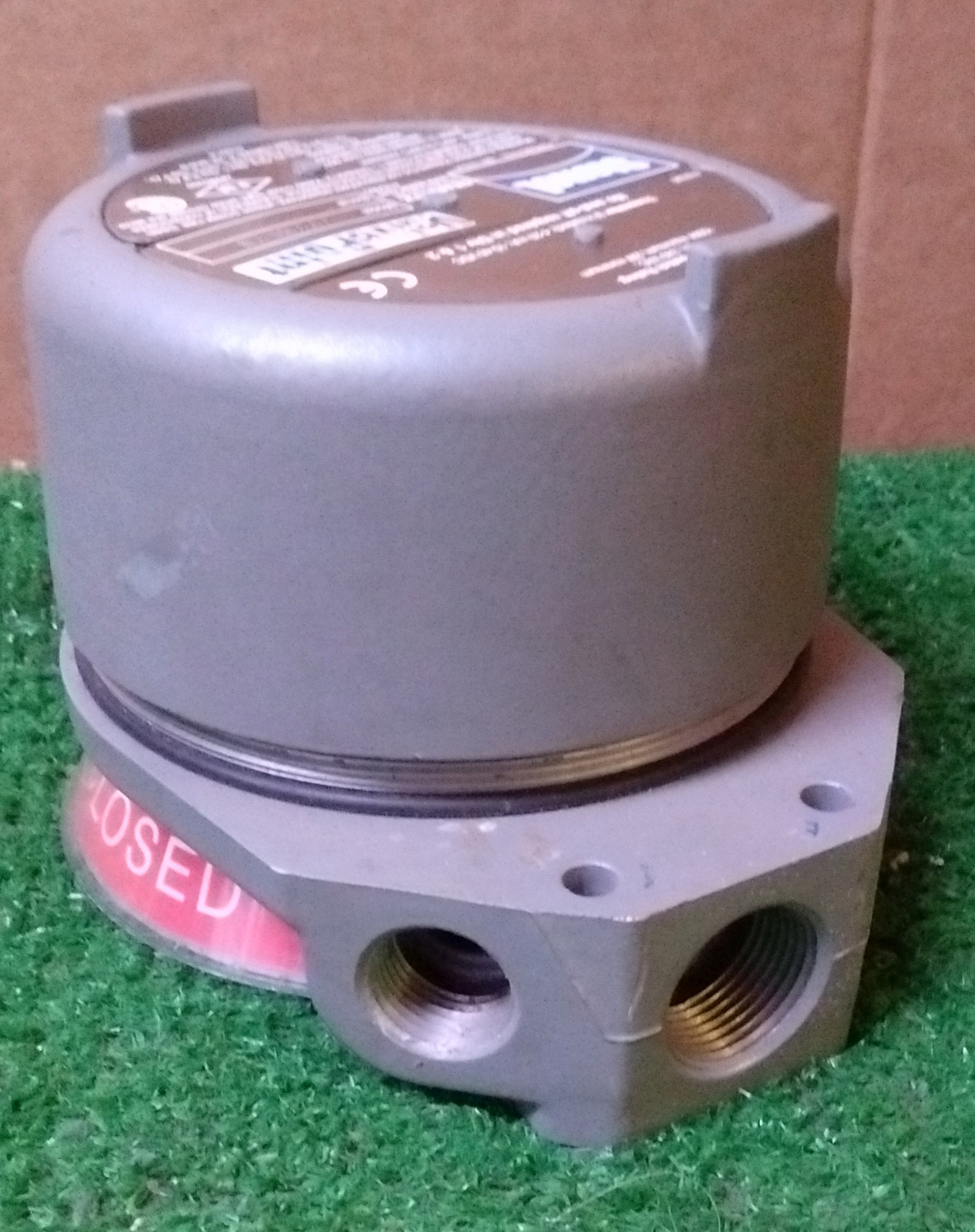 1 USED STONEL QZP2HE2R VALVEPOINT POSITION SENSOR ***MAKE OFFER***