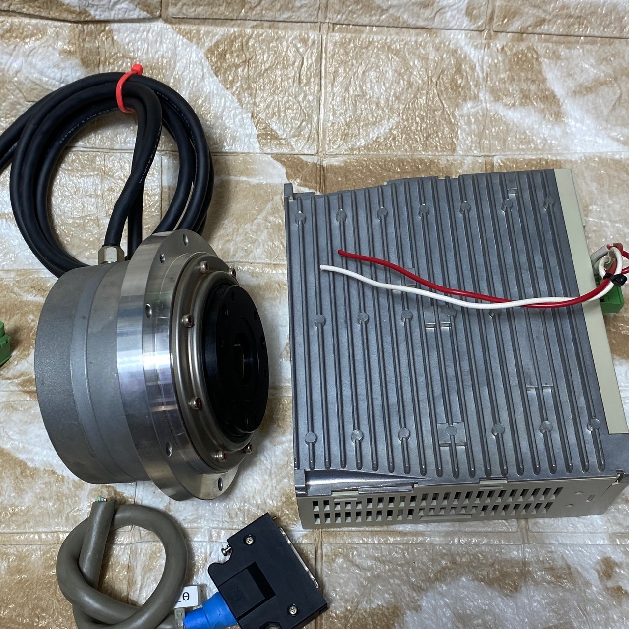 HARMONIC Drive HA-655-2-100&FHA-17C-50-E250 Servo set as in photos SN:9080, SALE