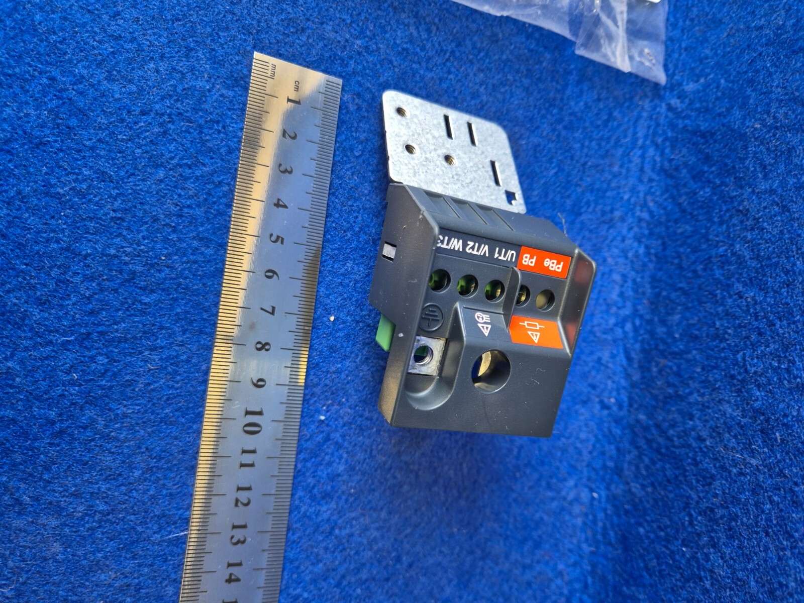 Schneider Electric Motor Pluggable Connector S1A2514702.