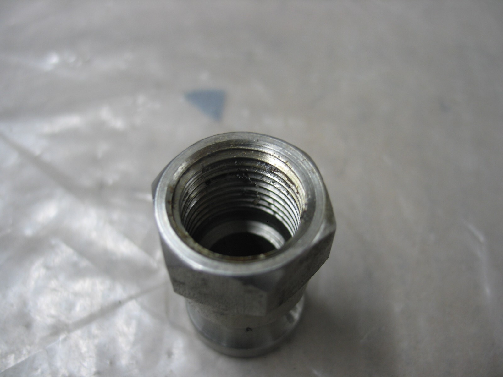 EVER-TITE 1/2B CAM & GROOVE MALE SS FITTING WITH 1/2″ FNPT THREAD P9563