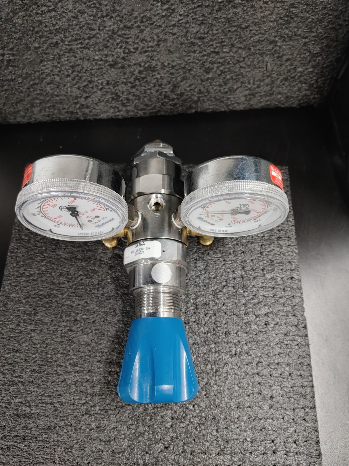 MATHESON 3936A High Purity Regulator with Pressure Gauges